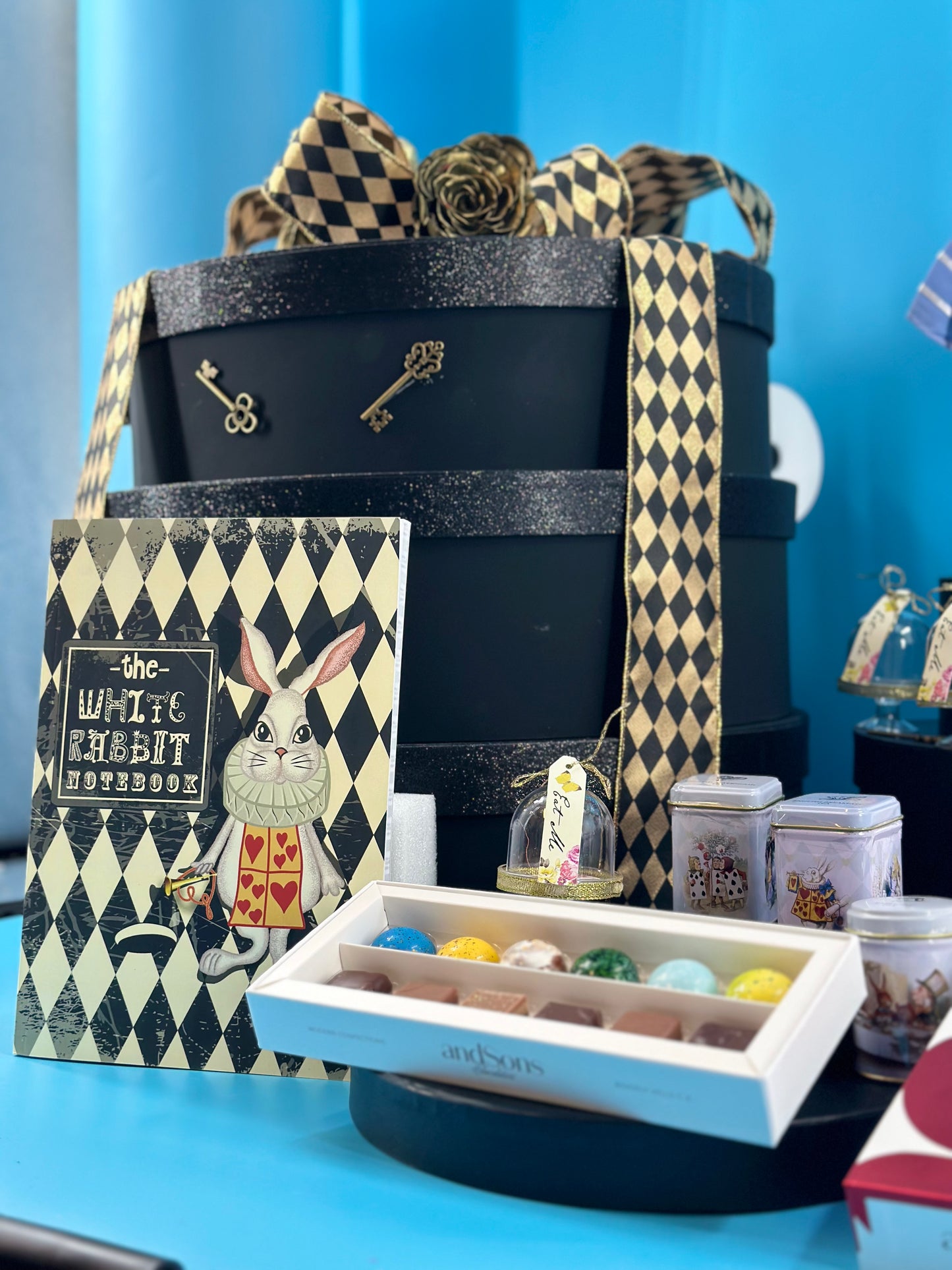Alice in Wonderland Signature Gift Tower Set