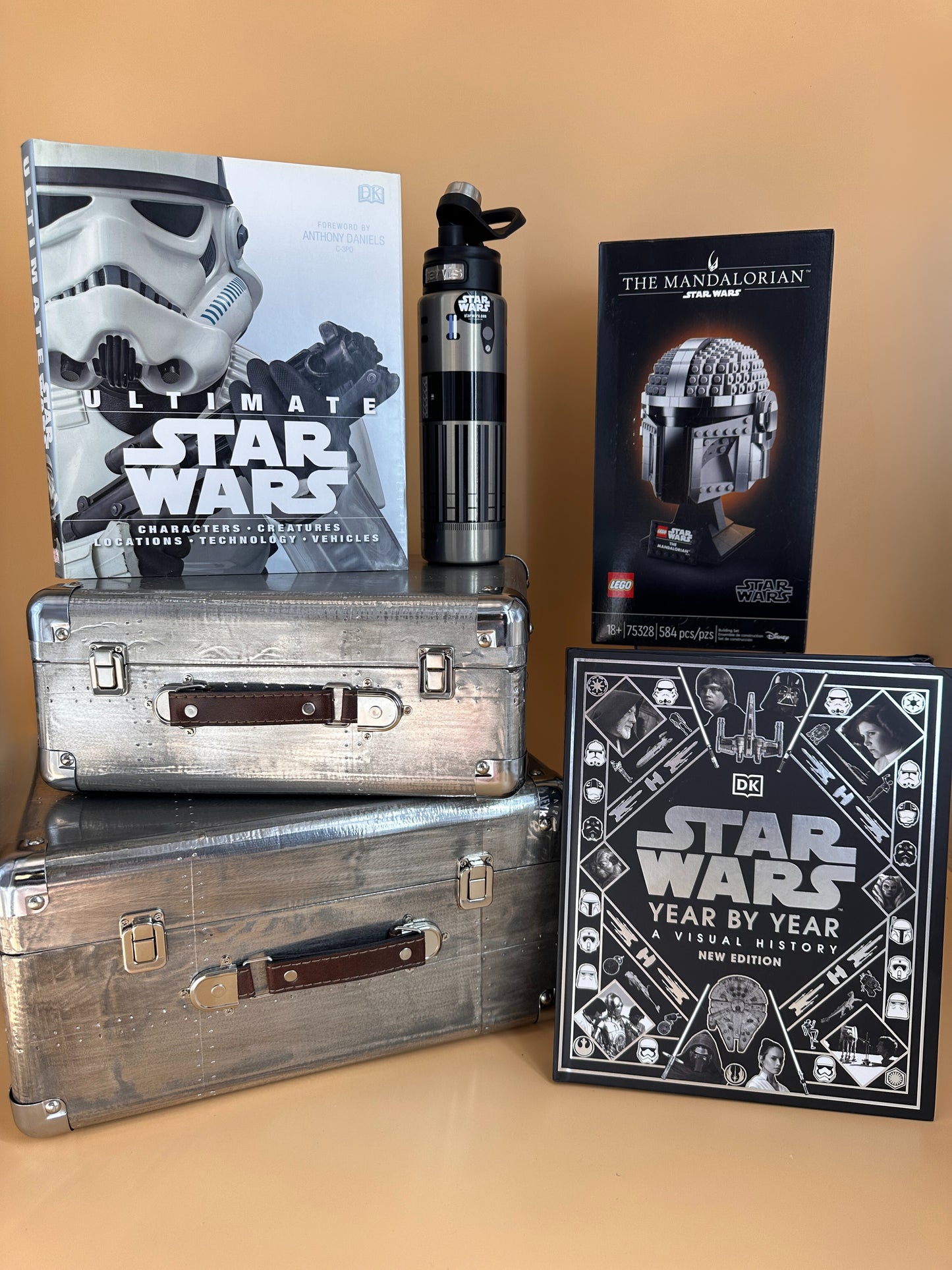 Gift for Star wars fans with collectable books, lego set and themed water bottle