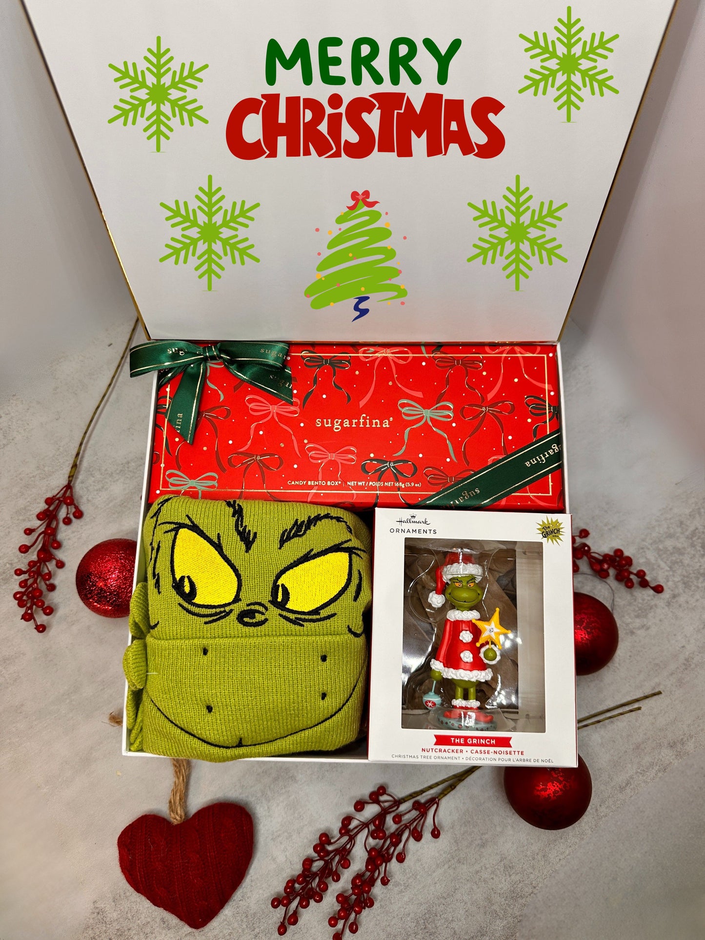 #98 Merry Christmas Grinch and Shugarfina Gift Set