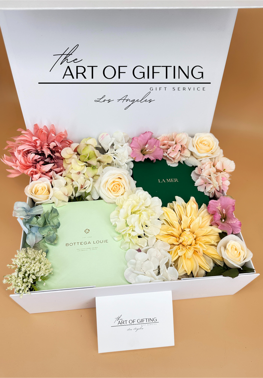 La Mer Gift Box with Flowers